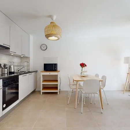 Nice Apartment At 10Min From Payerne, Fully Equipped شقة *
